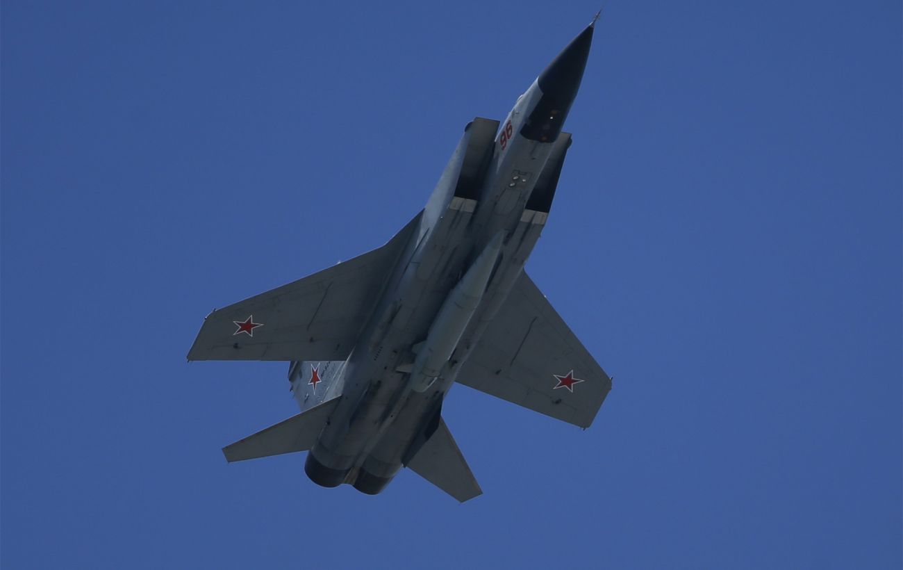 В Україні оголосили масштабну тривогу через зліт носія "Кинджалів"