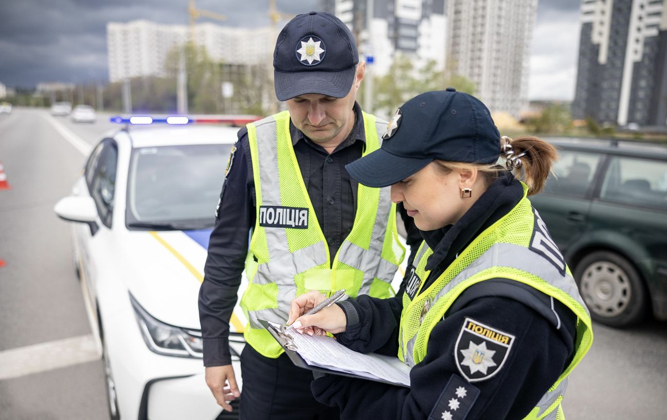 Голова благодійного фонду торгував "інвалідностями" для виїзду за кордон, його затримали