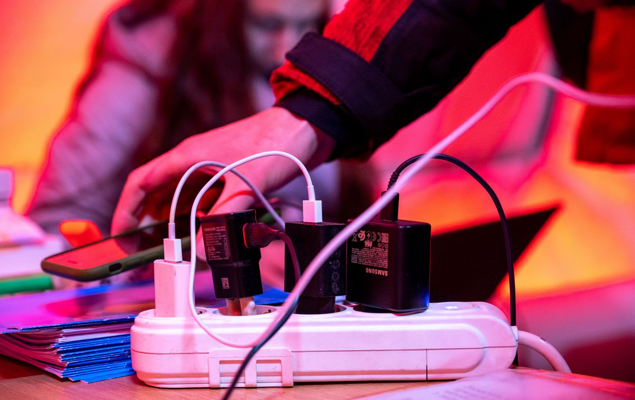 Техніка може "згоріти": як уберегтися від стрибків напруги під час відключень світла