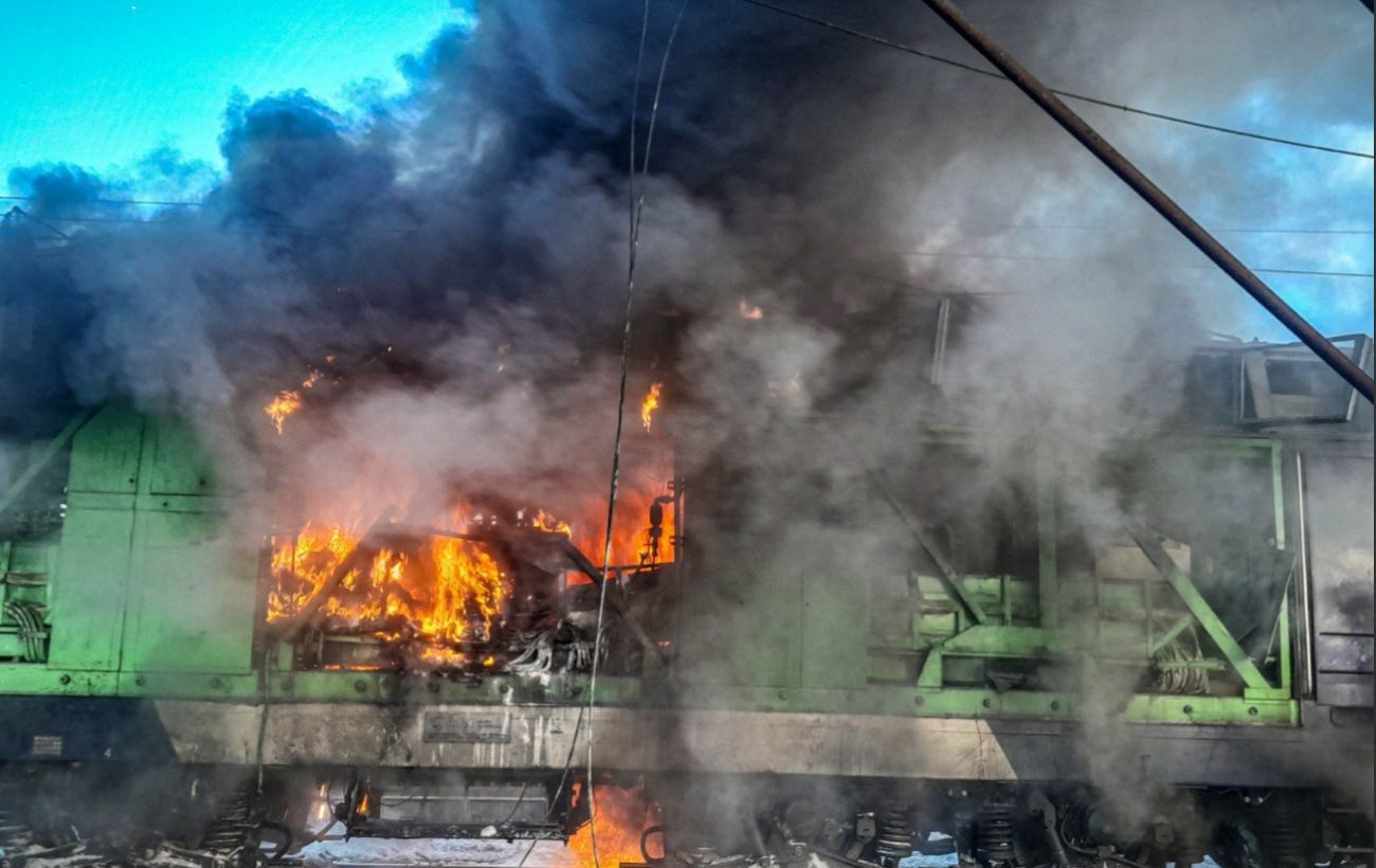 Терор залізниці триває: РФ атакувала потяги та інфраструктуру у кількох областях