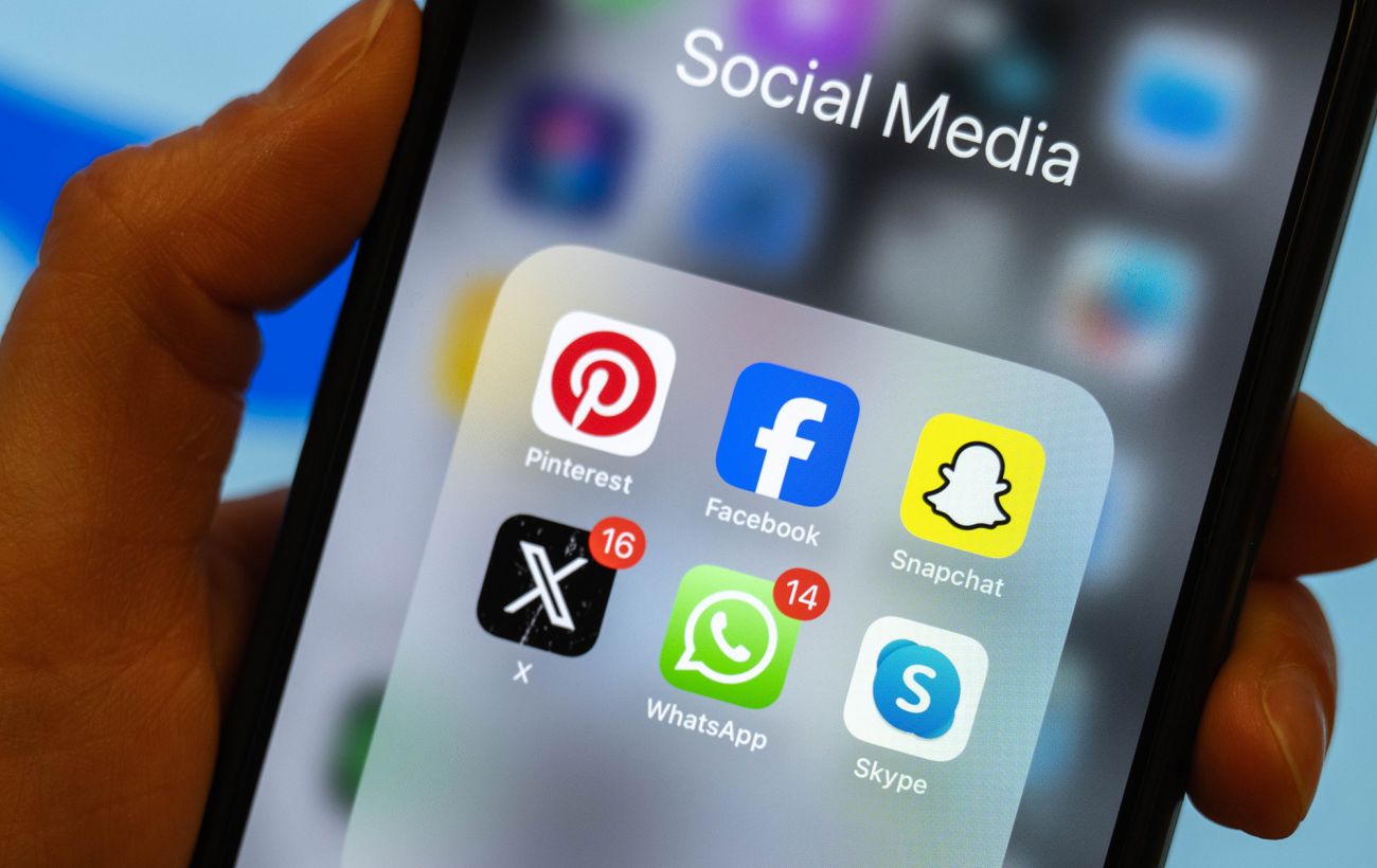 Ще один удар по соцмережах: Індонезія ввела обмеження для дітей до 16 років