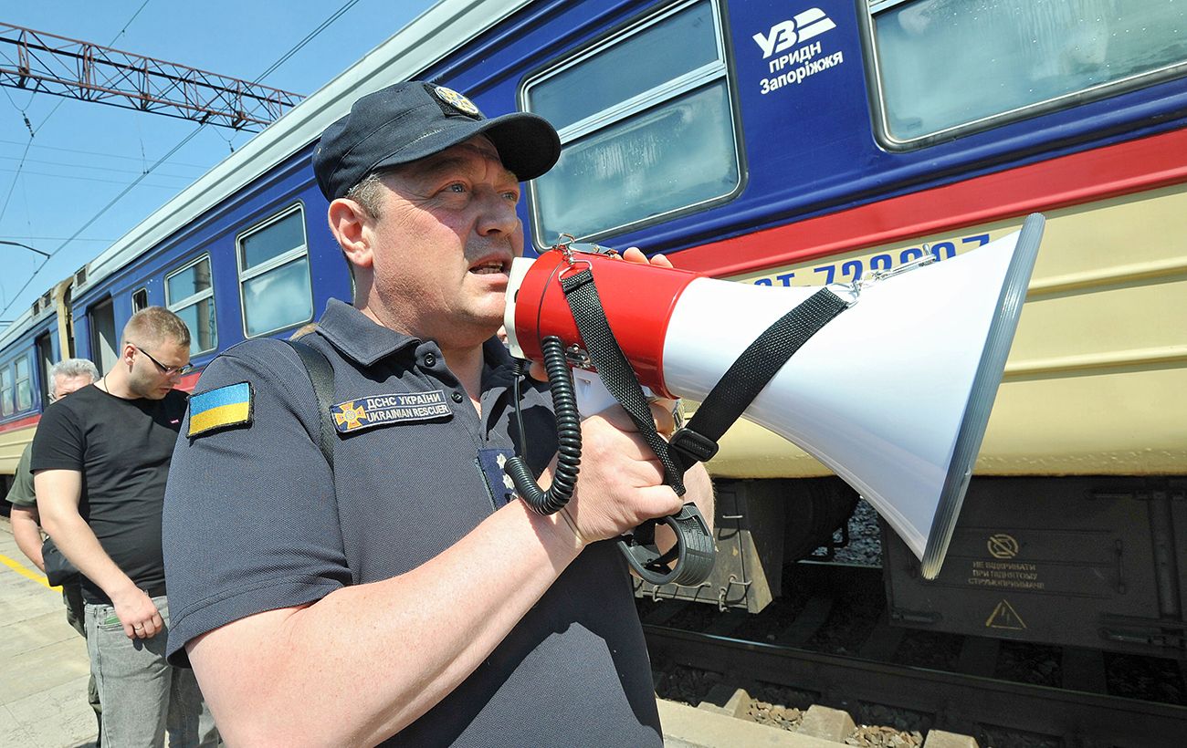 Поїзд може стати мішенню: коли евакуюють пасажирів УЗ і як уберегти життя (інструкція)