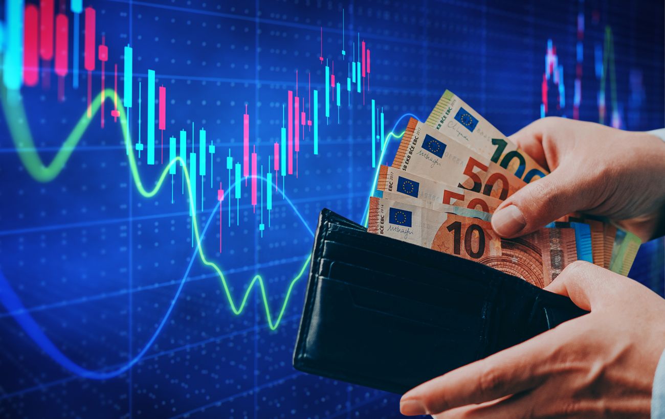 Євро підскочило, долар впав: курс на 2 квітня та як заяви Трампа впливають на валюту