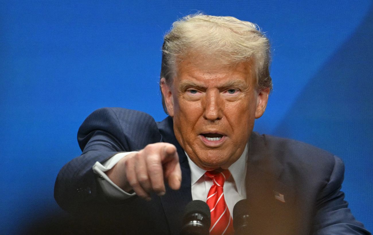 Ситуація загострюється. Трамп погрожує, Іран вишикував живий захисний ланцюг: головне