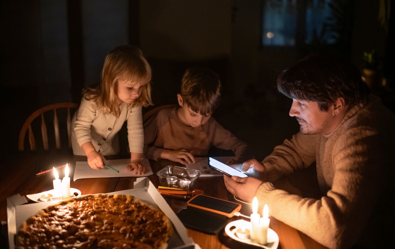 Світла стане менше: якими будуть графіки 10 квітня