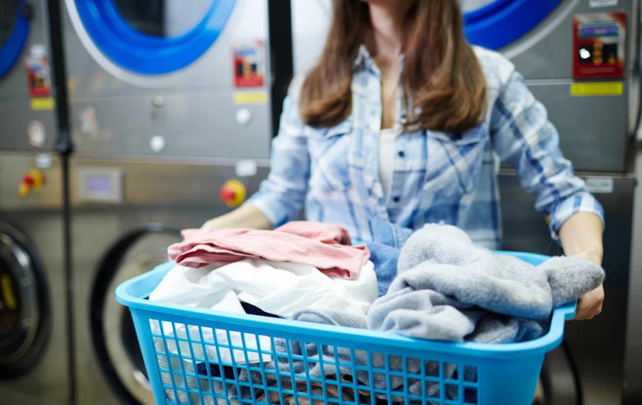 Навіть дорогий одяг не витримає: 5 речей, які ви перете неправильно