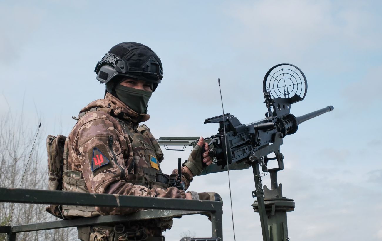 Летіли дрони та балістика, є прильоти: як ППО відбила нічний удар РФ
